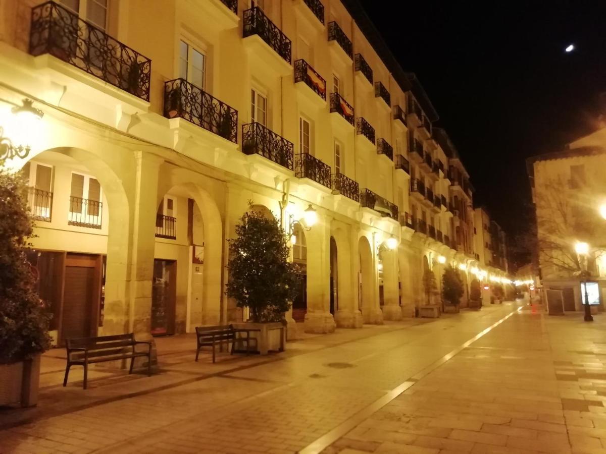 Apartamento Turistico Santiago Logroño Exteriör bild