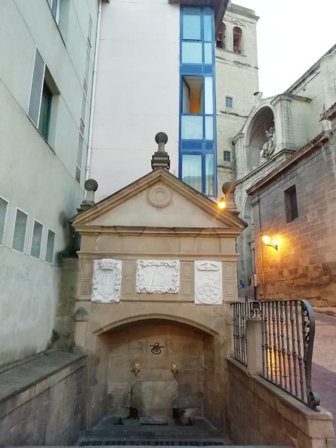 Apartamento Turistico Santiago Logroño Exteriör bild