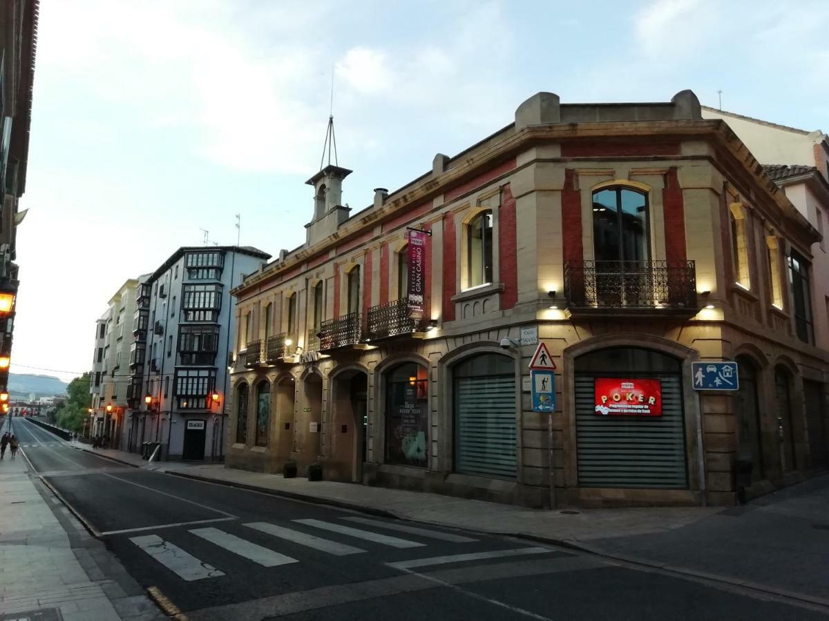 Apartamento Turistico Santiago Logroño Exteriör bild